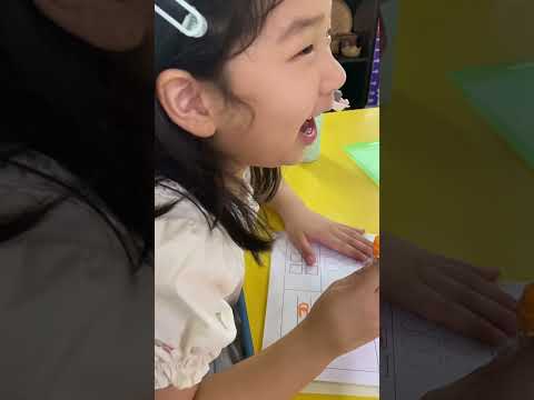 태국어 공부하는 딸에게 인정받는 한국아빠! A dad recognized by his daughter! #아빠와딸 #치앙마이 #치앙마이국제학교 #태국어 #영어 #초등학생
